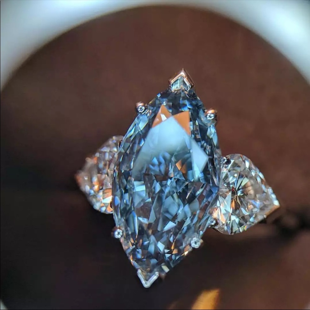 New Women’s 925 Silver Marquise Cut Crystal Ring - Picture 2 of 3